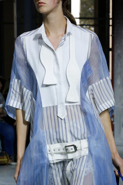 Look 25